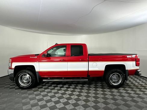 Used 2018 Chevrolet Silverado 1500 LT w/ All Star Edition AWD/4WD image 10