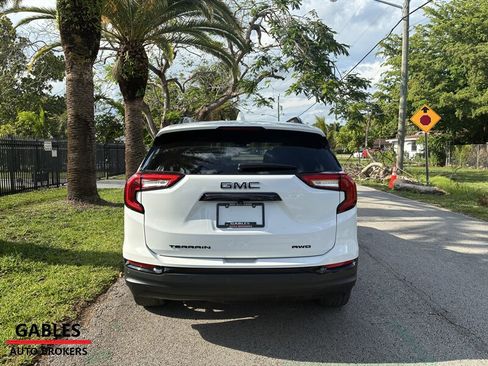 Used 2023 GMC Terrain SLT w/ Elevation Edition AWD/4WD image 4