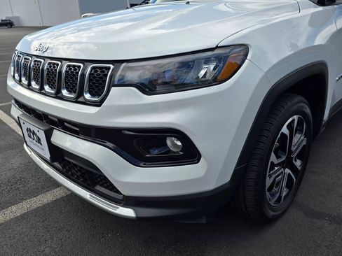 Used 2024 Jeep Compass Limited image 11