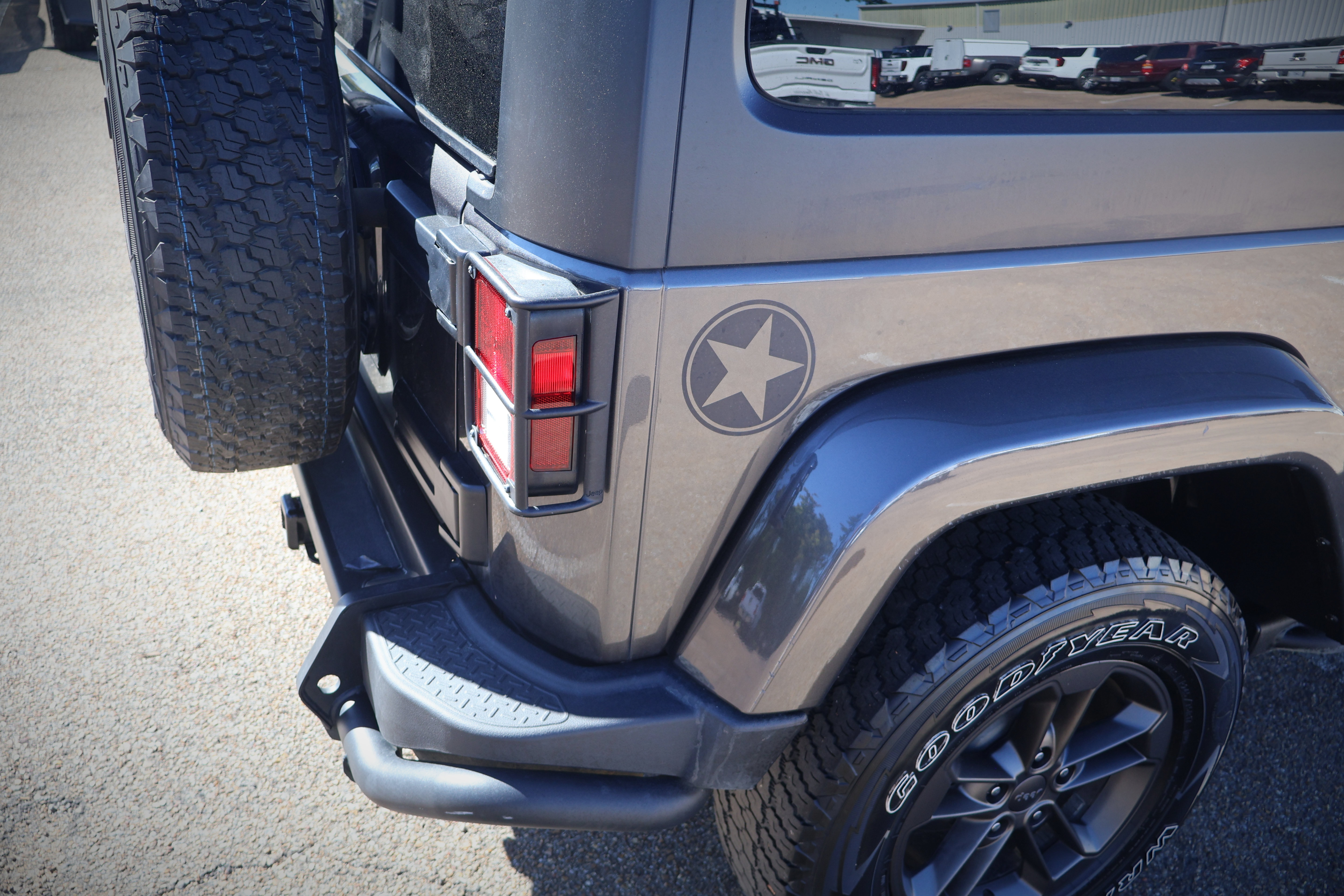 Used 2018 Jeep Wrangler Sport AWD/4WD image 28