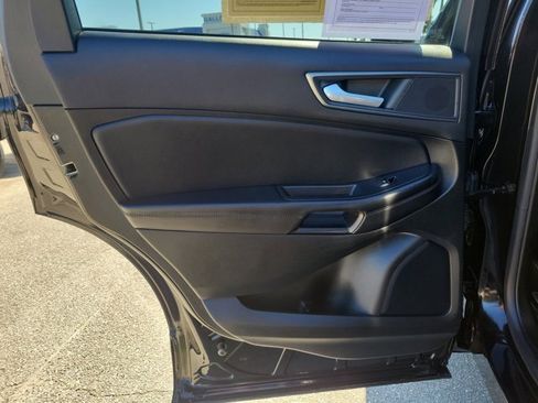 Used 2022 Ford Edge SE w/ Black Appearance Package image 14