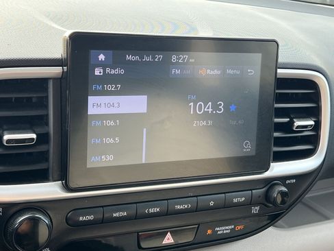 Used 2022 Hyundai Venue SEL FWD image 26