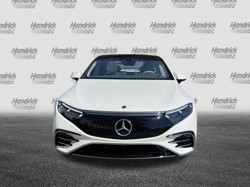 Used 2022 Mercedes-Benz EQS 580 4MATIC Sedan image 3