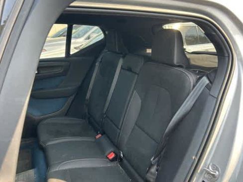 Used 2023 Volvo XC40 Recharge Ultimate AWD/4WD image 5