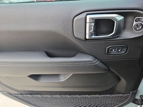 Used 2023 Jeep Wrangler Unlimited Sahara w/ Cold Weather Group image 15