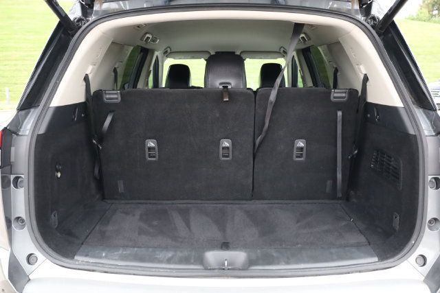 Used 2024 Nissan Pathfinder SL AWD/4WD image 29