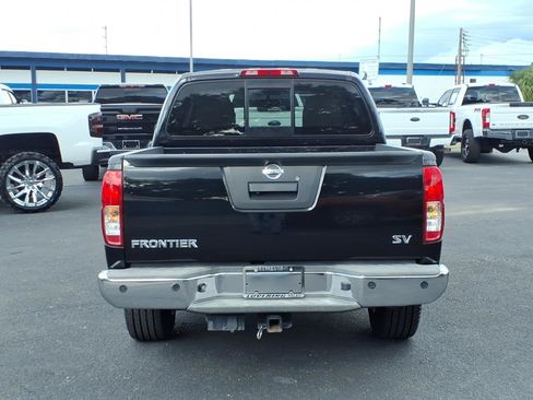 Used 2015 Nissan Frontier SV w/ SV Value Truck Package RWD image 4