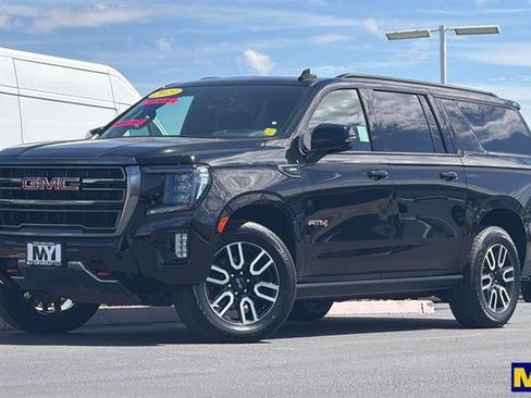 Used 2023 GMC Yukon XL AT4 w/ AT4 Premium Package AWD/4WD image 8