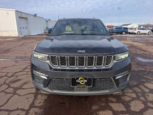 Used 2023 Jeep Grand Cherokee Limited image 9