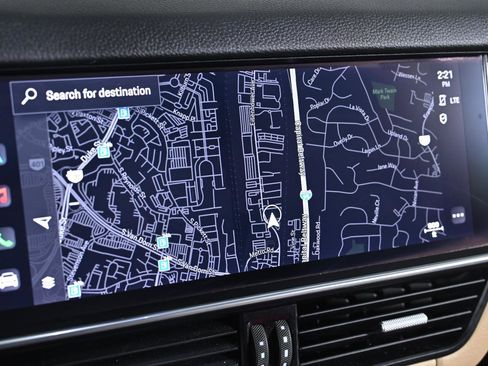 Used 2023 Porsche Cayenne image 16