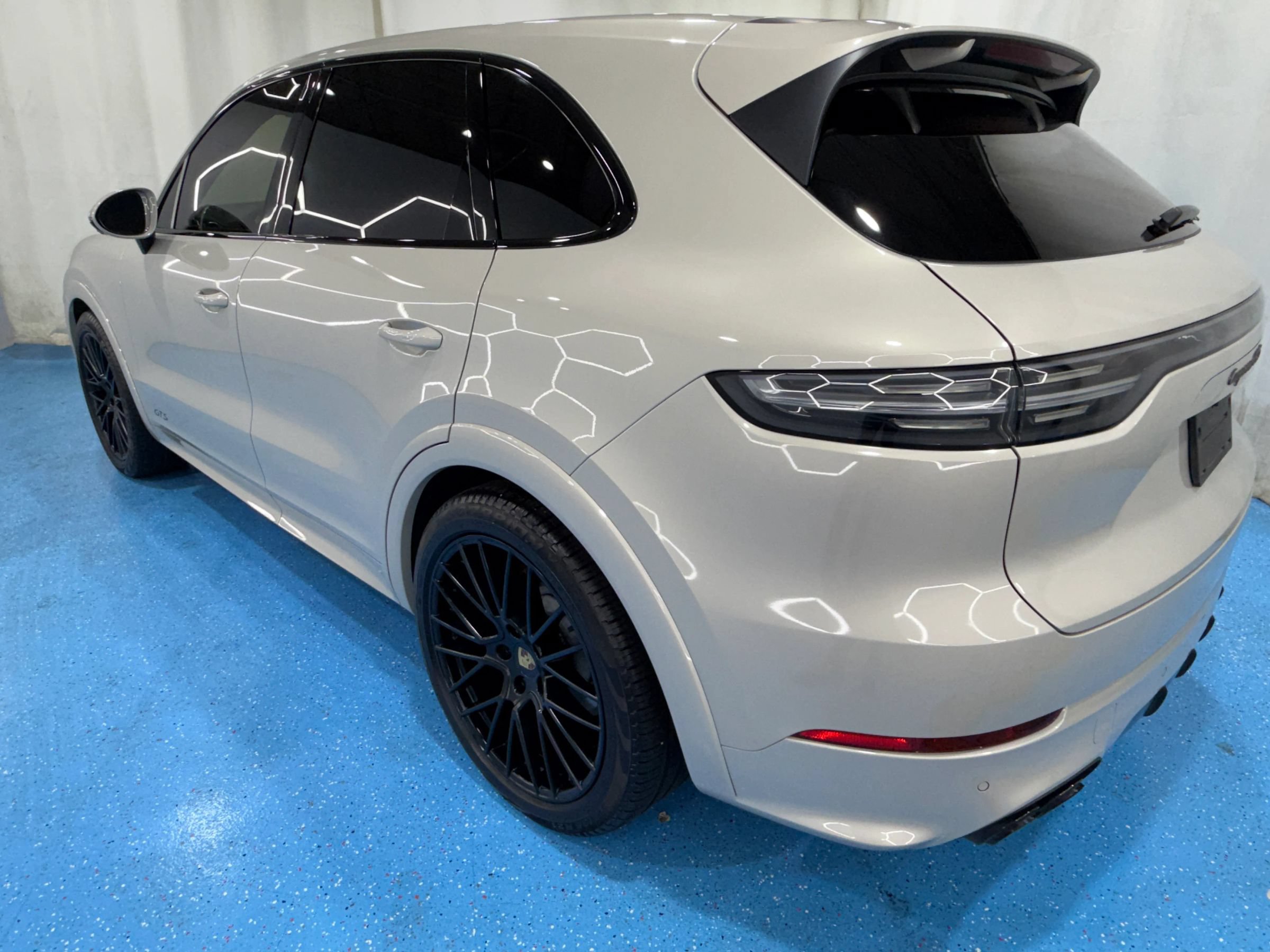 Used 2021 Porsche Cayenne GTS AWD/4WD image 9