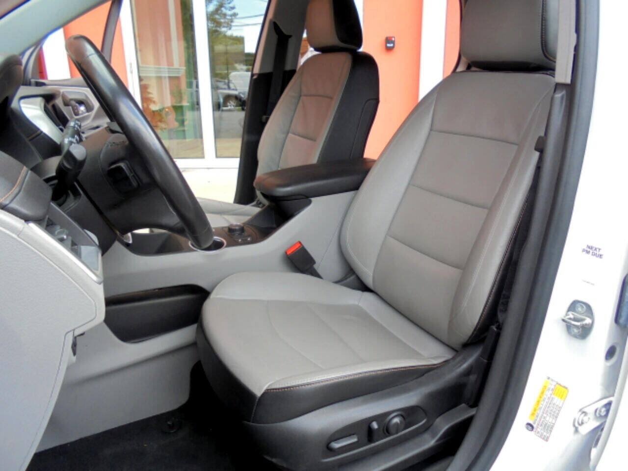 Used 2020 GMC Terrain SLT FWD image 11