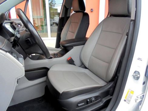 Used 2020 GMC Terrain SLT FWD image 11