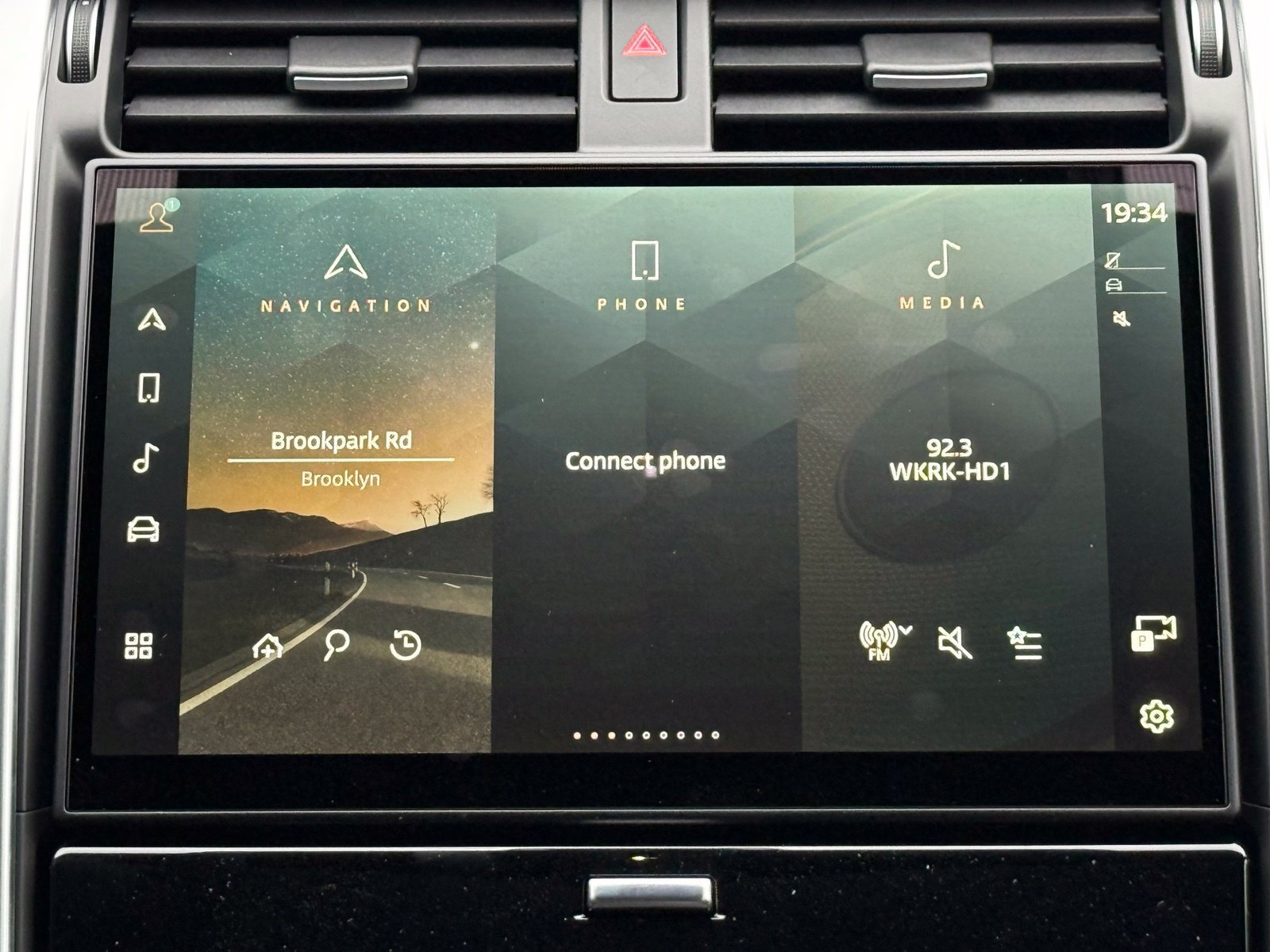 New 2026 Land Rover Discovery S AWD/4WD image 26