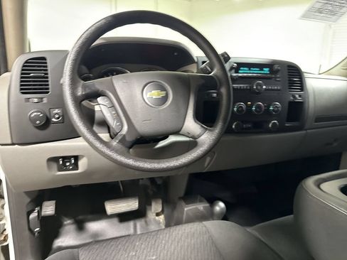 Used 2013 Chevrolet Silverado 2500 W/T AWD/4WD image 11