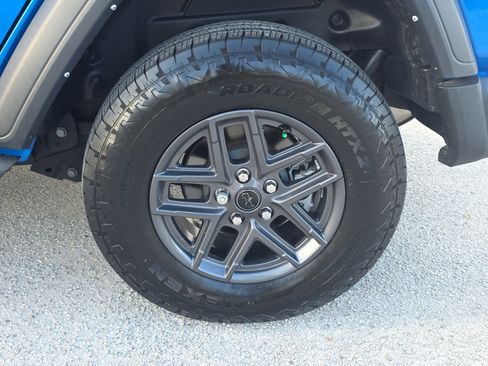 Used 2024 Jeep Wrangler Unlimited Sport AWD/4WD image 10