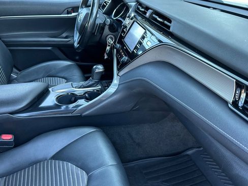 Used 2020 Toyota Camry SE image 17