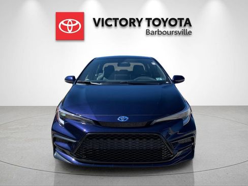 Used 2025 Toyota Corolla SE w/ SE Premium Package image 8