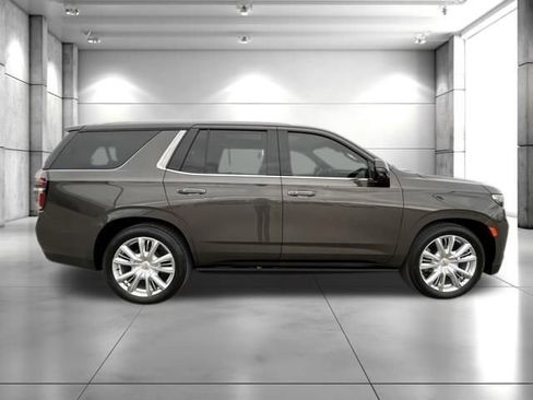 Used 2021 Chevrolet Tahoe High Country w/ Premium Package AWD/4WD image 9
