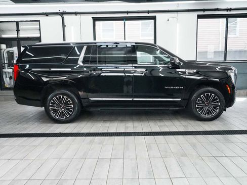 Used 2025 GMC Yukon XL Elevation w/ LPO, Elevation Black Package AWD/4WD image 5