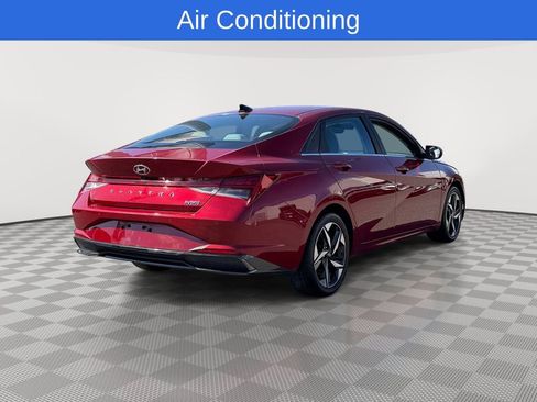 Used 2023 Hyundai Elantra Limited FWD image 7