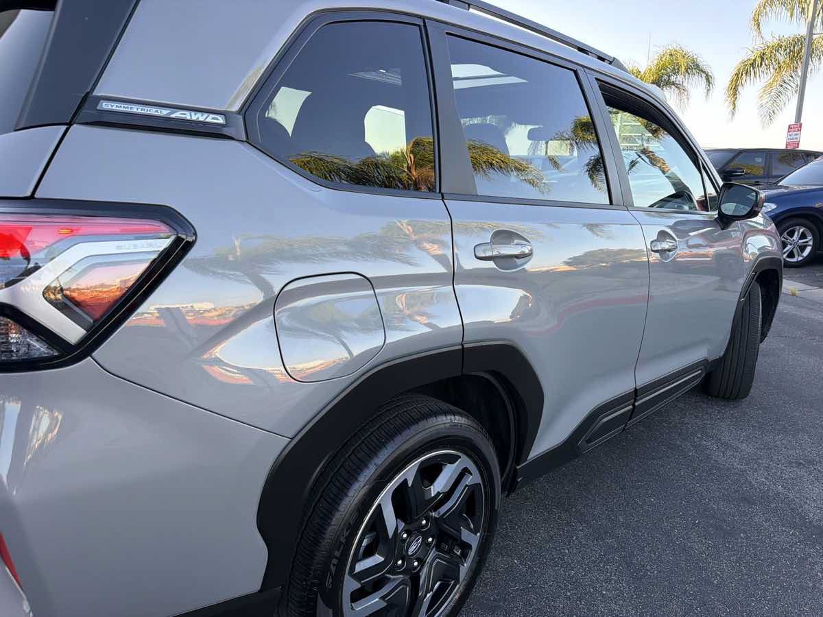 Used 2025 Subaru Forester Limited AWD/4WD image 12