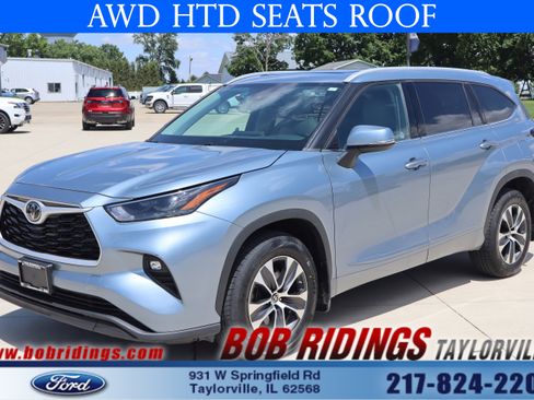 Used 2022 Toyota Highlander XLE AWD/4WD image 1