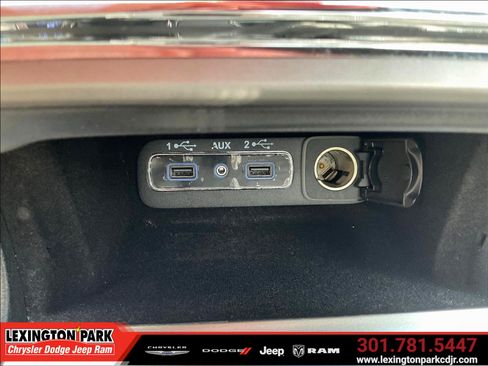 Used 2018 Jeep Grand Cherokee Altitude AWD/4WD image 15