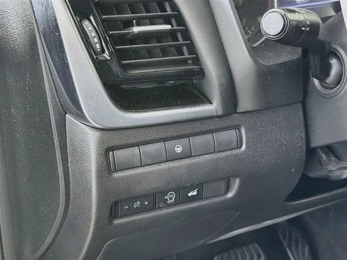 Used 2023 Nissan Rogue SL w/ SL Premium Package FWD image 13