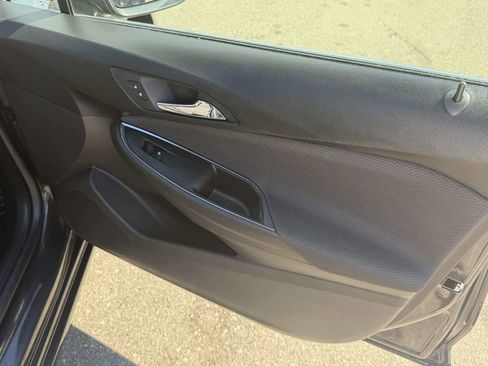 Used 2017 Chevrolet Cruze LT image 16