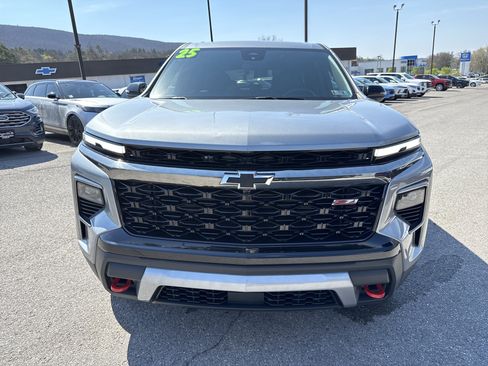 Used 2025 Chevrolet Traverse Z71 AWD/4WD image 9