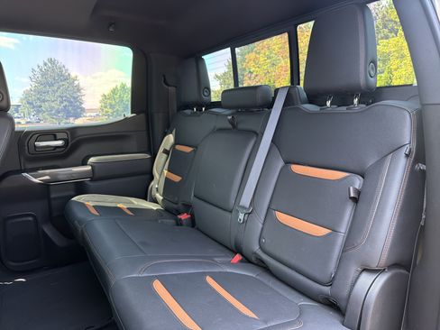 Used 2022 GMC Sierra 1500 AT4 w/ AT4 Premium Package AWD/4WD image 9