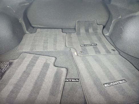 Certified 2025 Hyundai Elantra Sport image 27