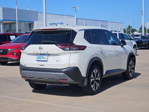 Used 2023 Nissan Rogue SV FWD image 7