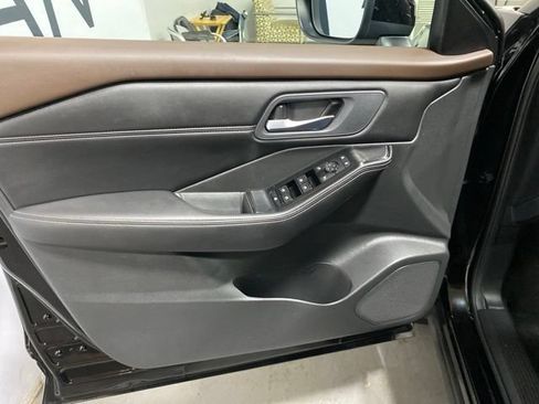 Certified 2023 Nissan Rogue SV w/ SV Premium B Package AWD/4WD image 8