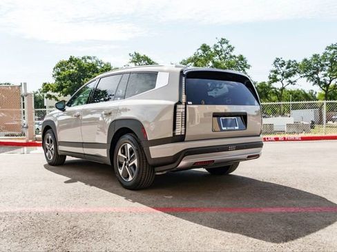 New 2026 Hyundai Ioniq 9 SE image 4