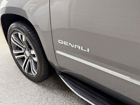 Used 2019 GMC Yukon XL Denali w/ Open Road Package AWD/4WD image 11