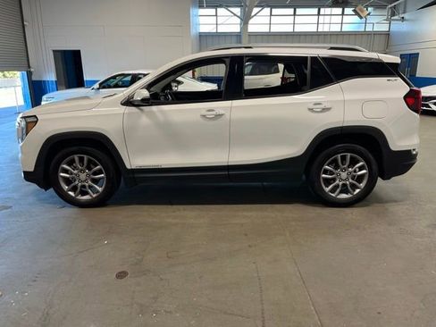 Used 2024 GMC Terrain SLT FWD image 6