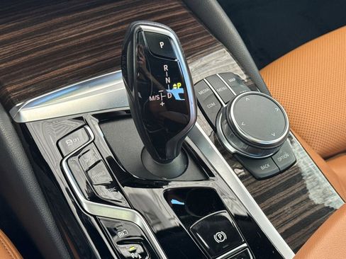 Used 2023 BMW 530e w/ Premium Package RWD image 28