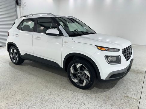Used 2025 Hyundai Venue SEL FWD image 7