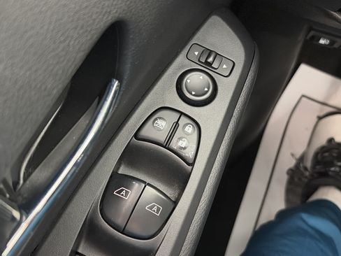 Certified 2023 Nissan Kicks SV FWD image 27