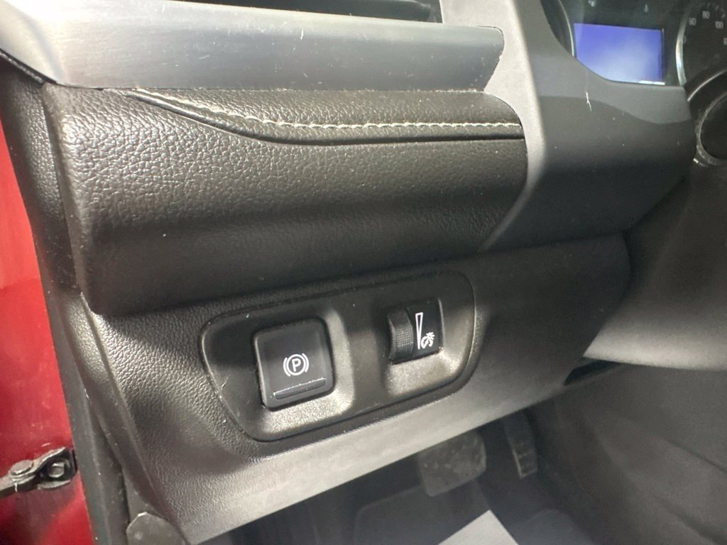 Used 2021 GMC Acadia SLE w/ Driver Convenience Package AWD/4WD image 17