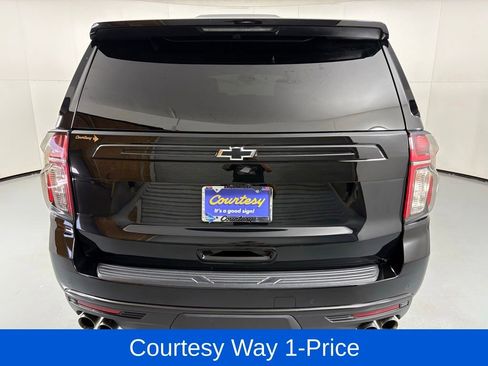 Used 2024 Chevrolet Suburban High Country AWD/4WD image 9