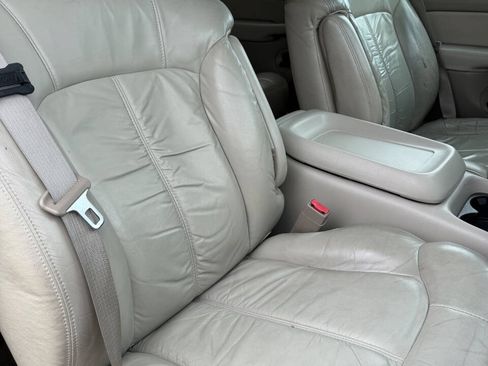 Used 2002 Chevrolet Suburban LT RWD image 8