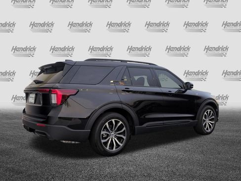 Used 2026 Ford Explorer ST-Line w/ Premium Package RWD image 9