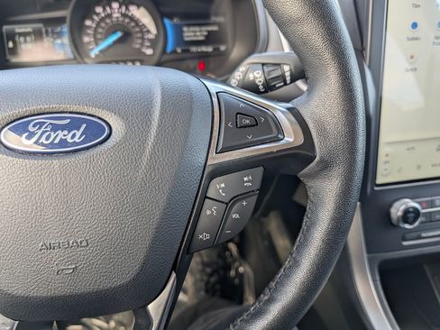 Used 2024 Ford Edge SEL image 19