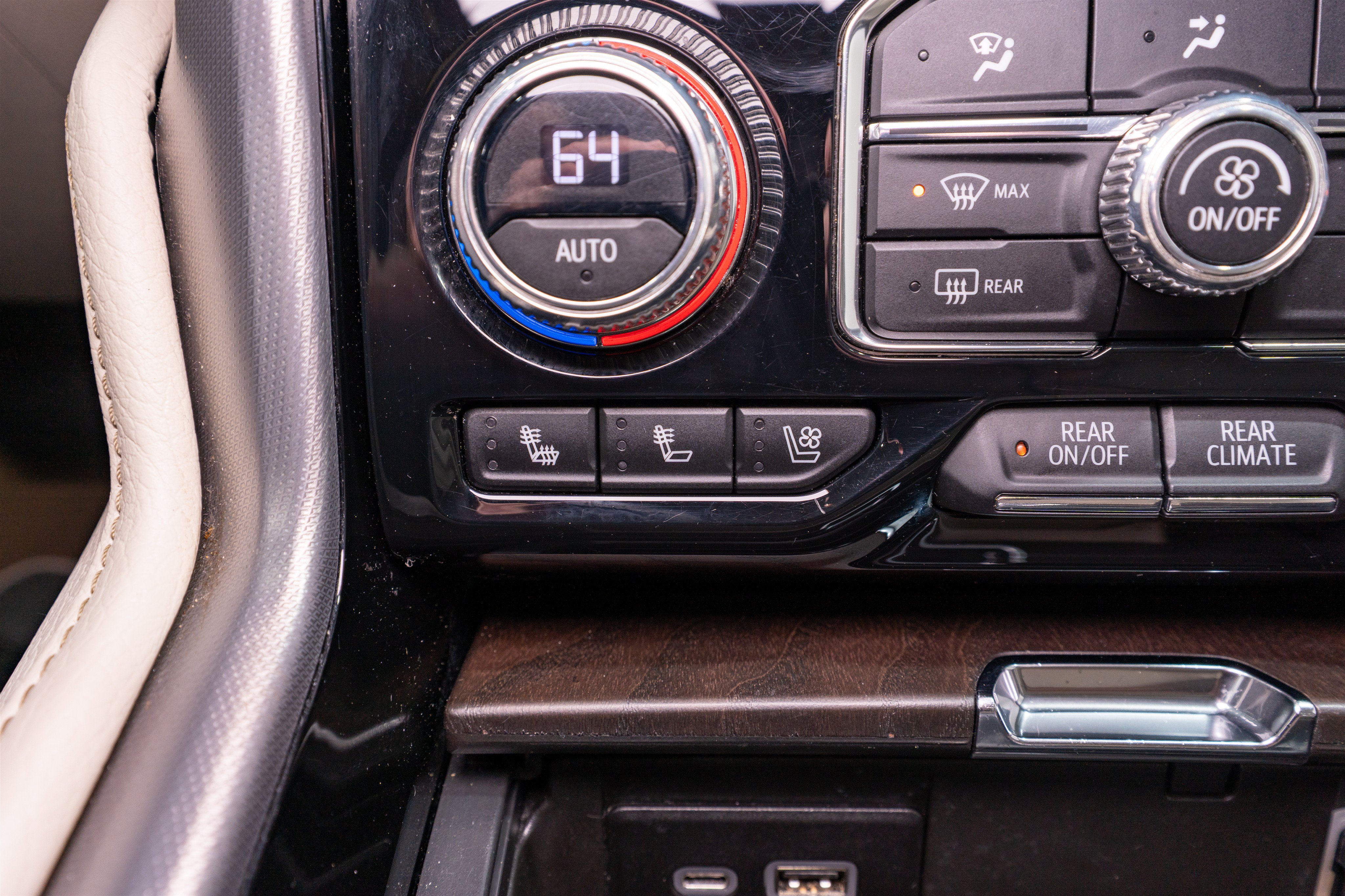 Used 2023 GMC Yukon Denali AWD/4WD image 25