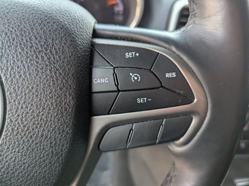 Used 2018 Jeep Grand Cherokee Limited w/ Luxury Group II AWD/4WD image 15