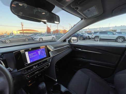 Used 2025 Toyota Camry LE image 35