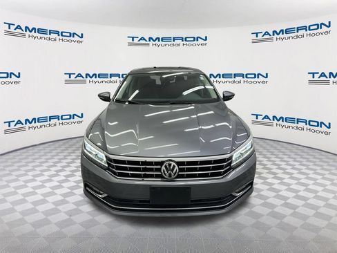 Used 2018 Volkswagen Passat 2.0T SE FWD image 8